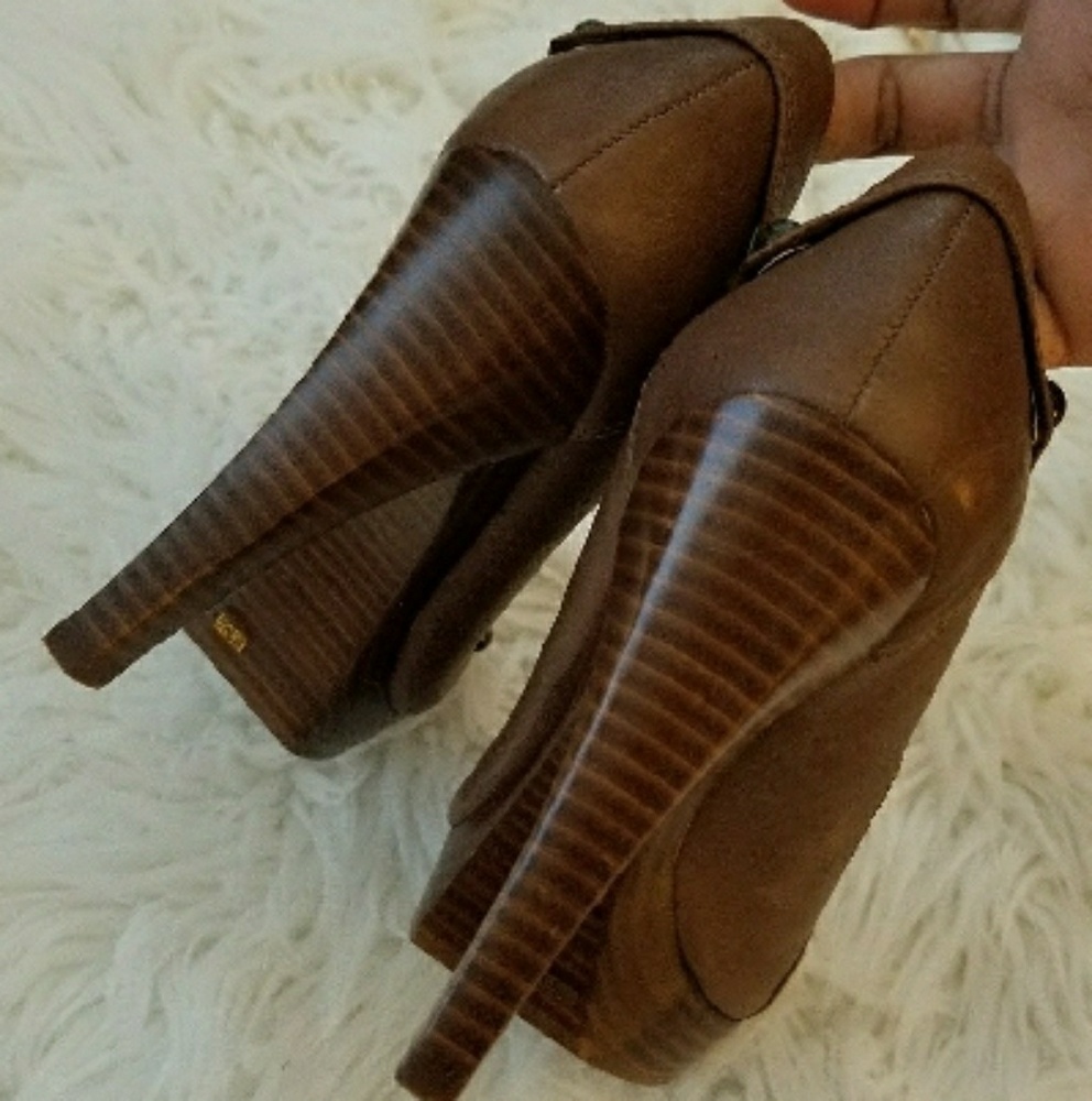 BCBGeneration  Heels - Picture 6 of 6